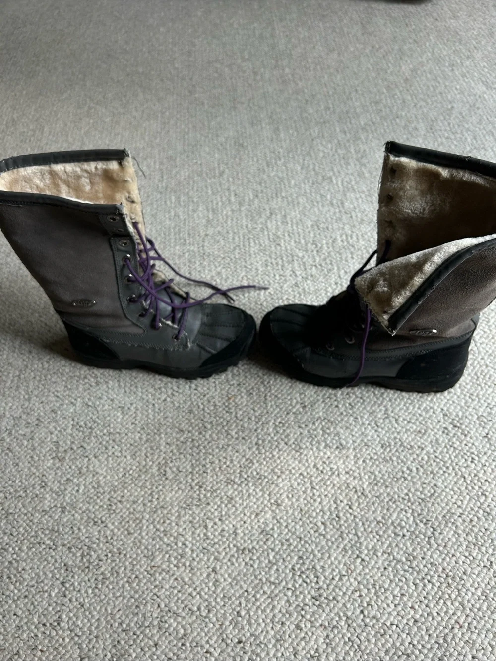 Lugz Women's Gray Winter Lace-Up Boots with Purple Laces